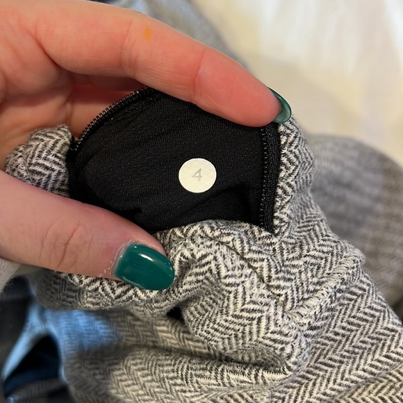 Lululemon long sleeve activewear tops Base Runner Half Zip Pullover Gray… - Picture 4 of 5